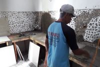 Proses-renovasi-dengan-tukang-profesional-2-1